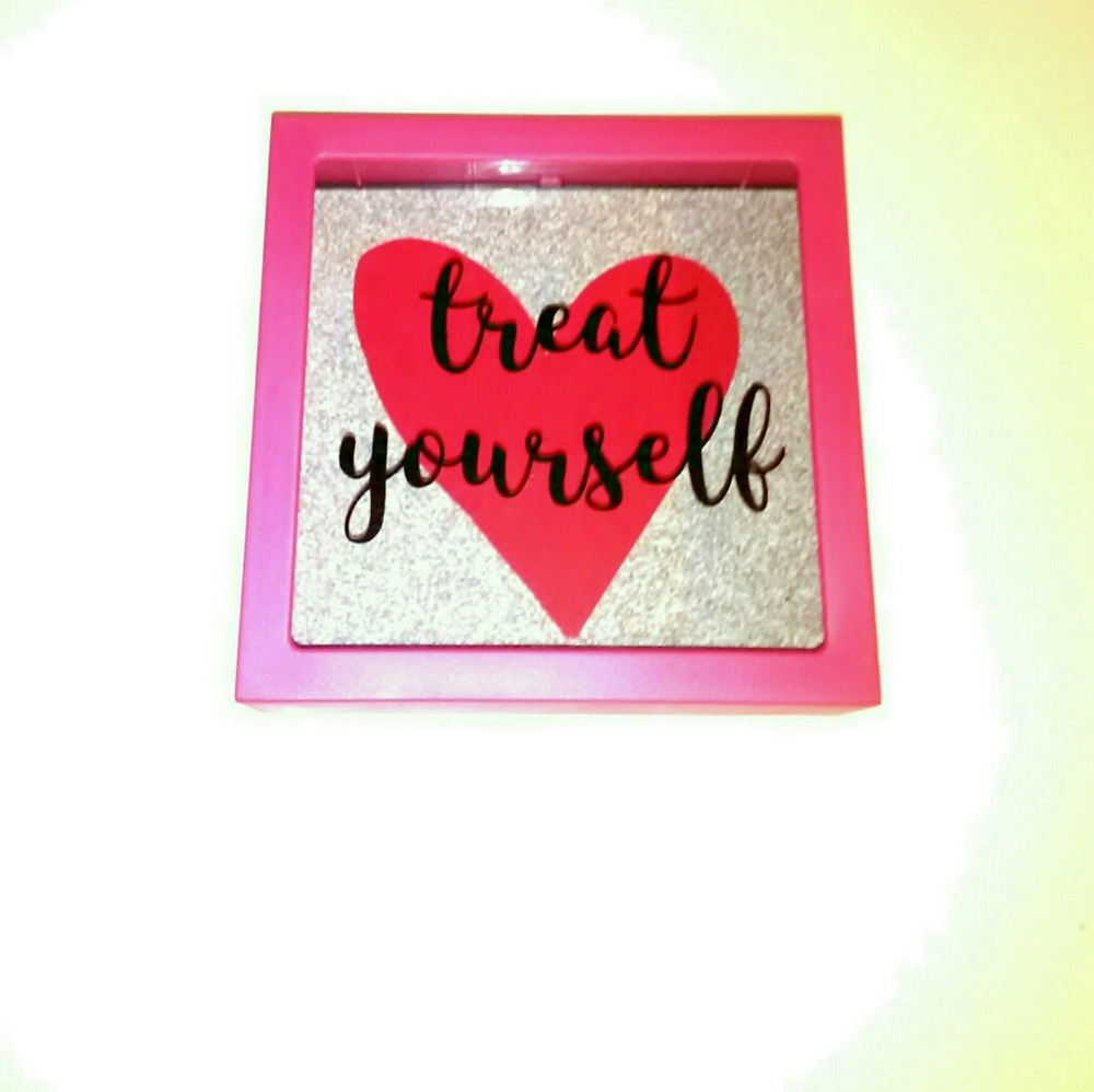 "Love & treat yourself" ! money bank